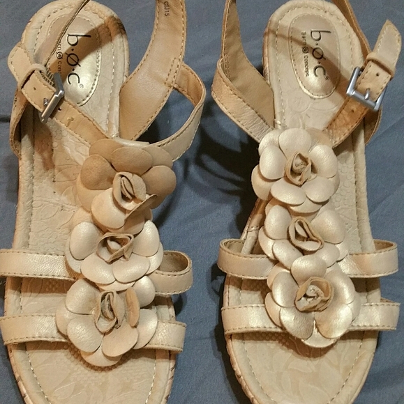 Flower Sandels - Picture 2 of 2